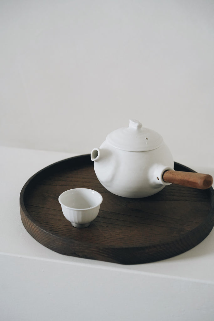 Keiichi Murakami - K-2 Black lacquered hand-carved wooden tray in Japanese chestnut