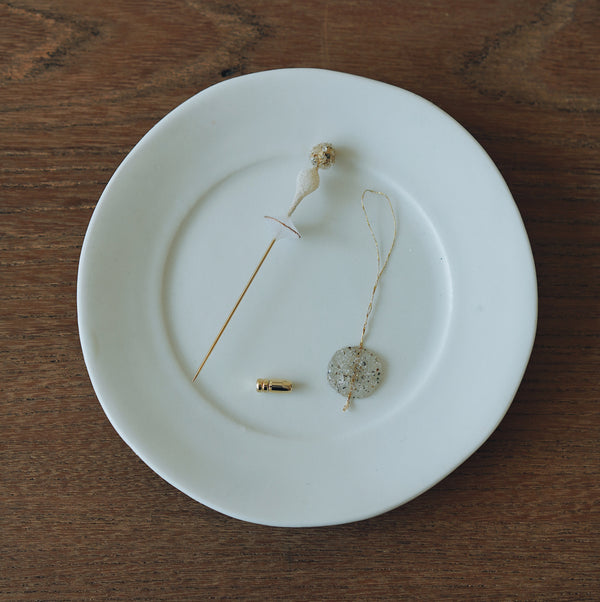 Uqui - Handmade Sea Sand Pin Brooches