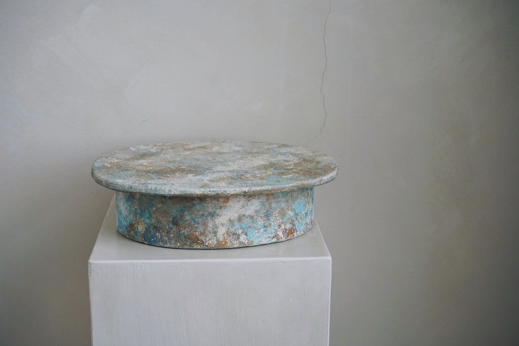Akari Karugane - Ceramic Footed Stand