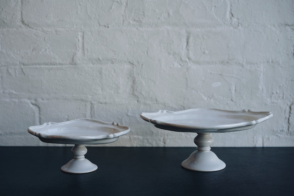 Manami Naoi - Ceramic oval relief footed plates (LAST ONE)