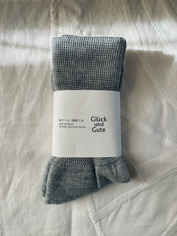 Glück und Gute - Double-layered silk & wool socks (24AW NEW ARRIVALS)