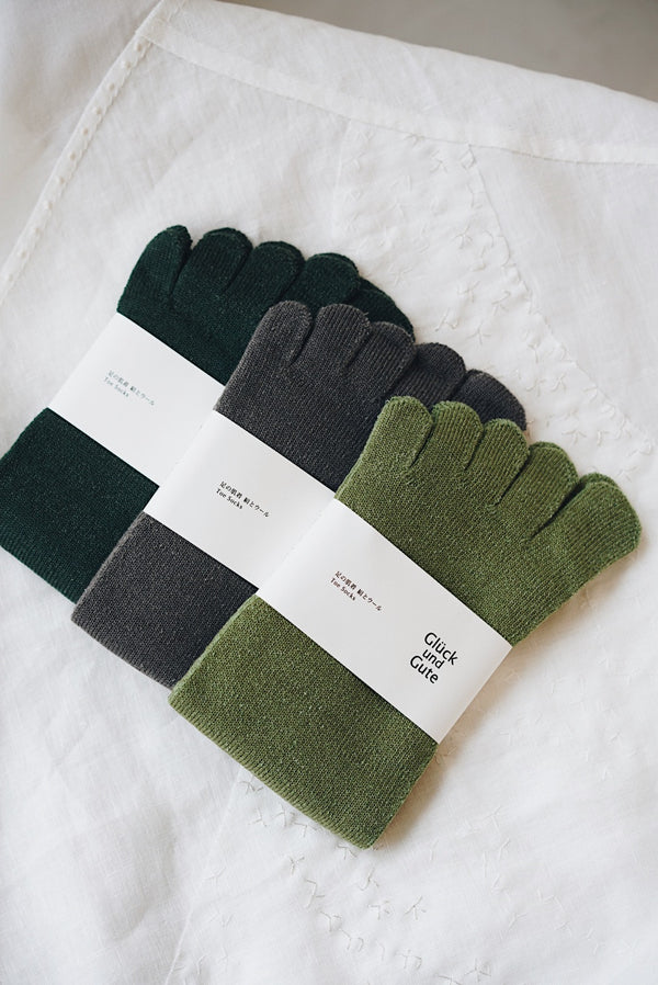 Glück und Gute - Five-toe silk & wool socks