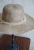 (NEW) Wica Grocery - Tanned Straw Hat with Dried Leaf Décor