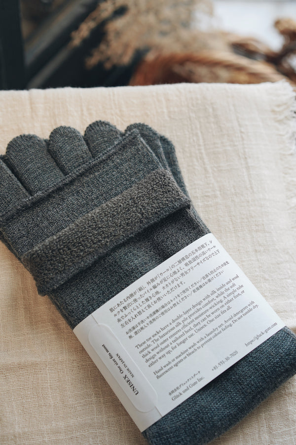 Glück und Gute - NEW ʻAshi no Hadagiʼ Toe Socks Silk and Wool Socks