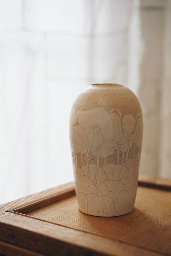 Momoko Otani - Sculpted Sgrafitto White Lotus Flower Vases (OM29)
