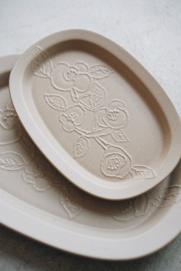 minä perhonen - Swing Camellia Plates (NEW)
