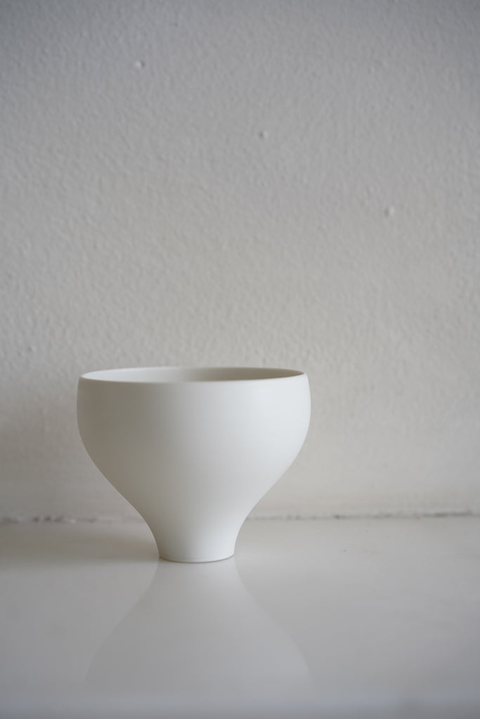 Tetsuya Otani - White Porcelain Round Footed Bowls