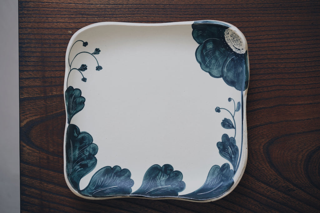 Momoko Otani - Black Flower Sqaure Plate/Tray with Hand-carved Decorative Edges (OM36)