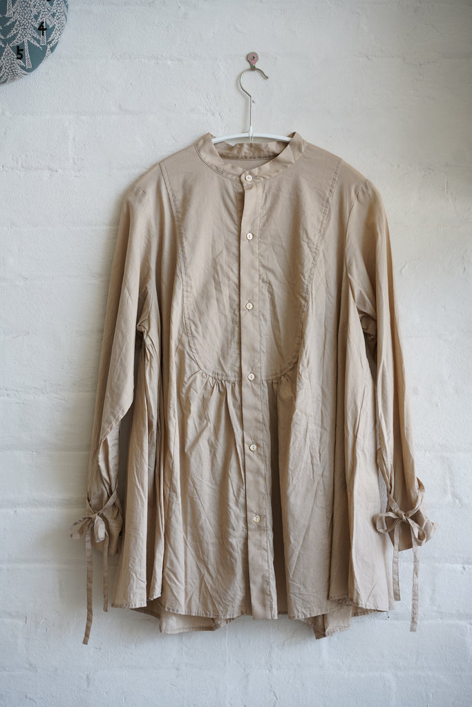 the last flower of the afternoon - Robe Shirt