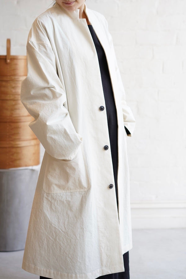 the last flower of the afternoon - Laboratory Cotton Coat