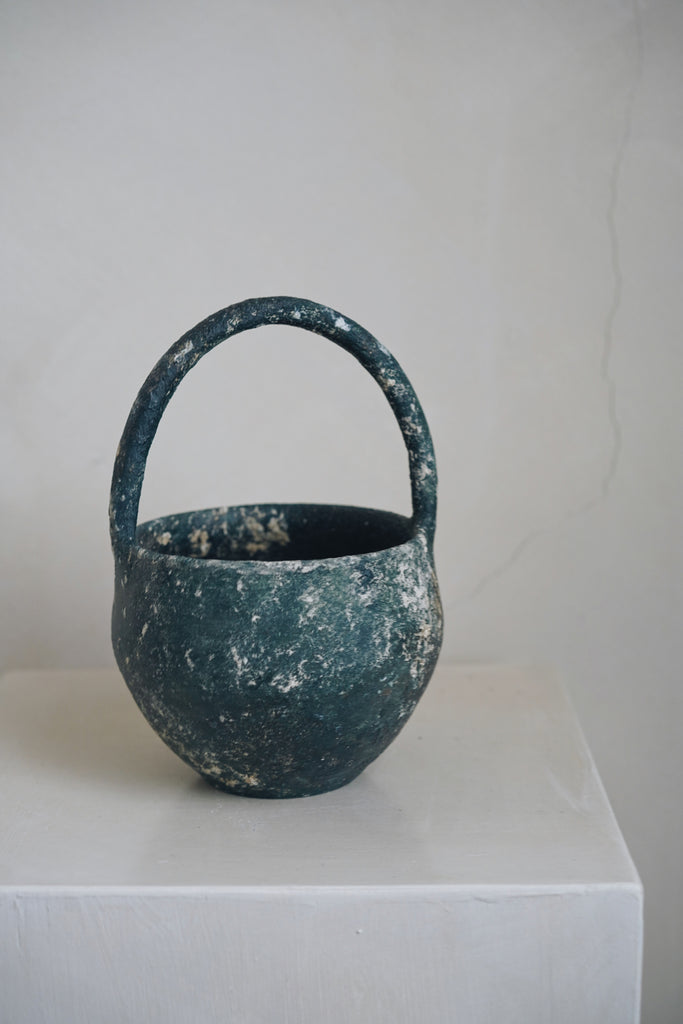Akari Karugane - Ceramic Flower Basket