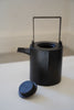 Junko Yashiro - Black lacquered wooden tea pot with hand-carved chisel pattern