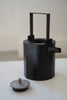 Junko Yashiro - Black lacquered wooden tea pot with hand-carved chisel pattern