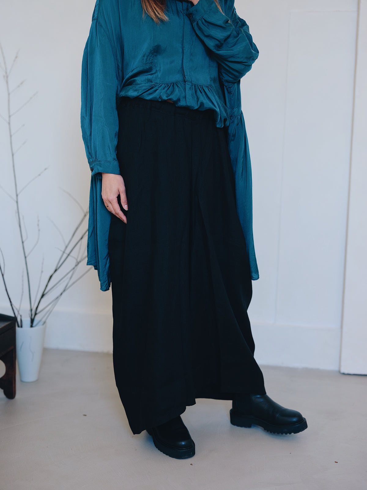 パンツ yusho kobayashi reel of lyricism 2026 VINTAGE NEW ARRIVAL】 ・wide silhouette black linen easy