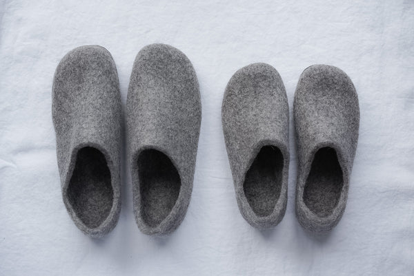 Hemskor - Wool felted slippers (loafers style) Grey