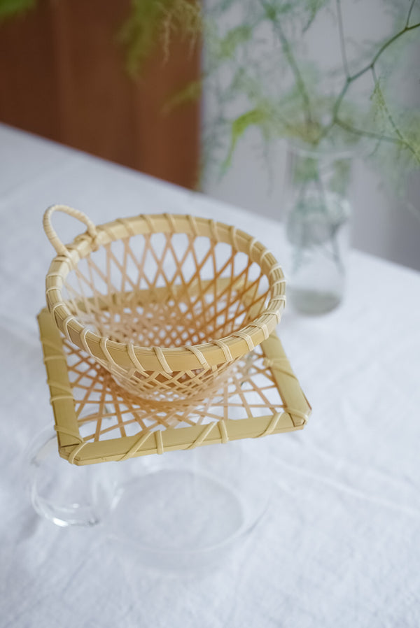 Tekara Kobo - Hand-knitted Bamboo Coffee Dripper "Hidamari"