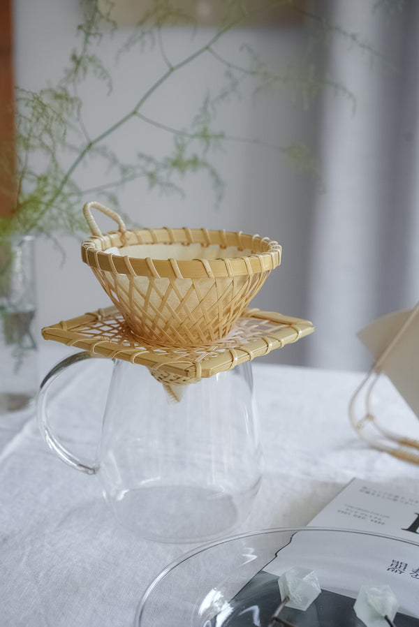 Tekara Kobo - Hand-knitted Bamboo Coffee Dripper "Hidamari"
