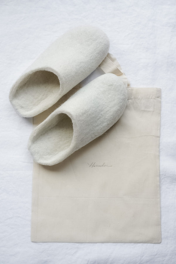 Hemskor - Wool felted slippers Natural White
