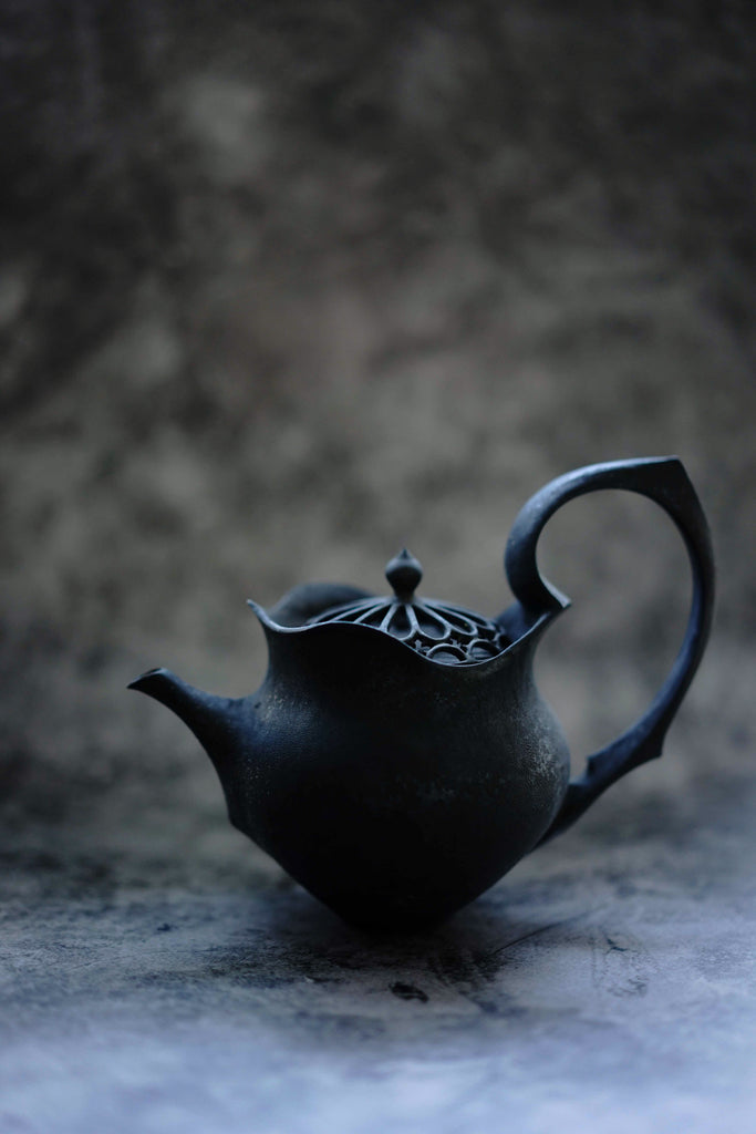 "PREORDER" Taketoshi Ito - Black Teapot (CLOSED)