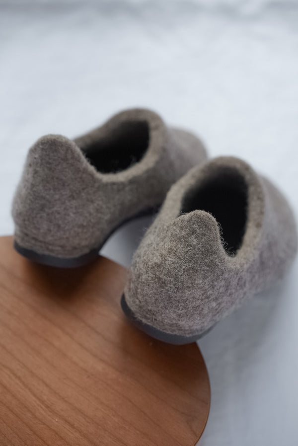 Hemskor - Wool felted slippers (loafers style) Mocha Beige
